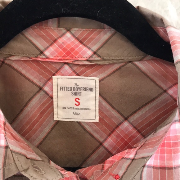 EUC GAP Shirt - Picture 2 of 6